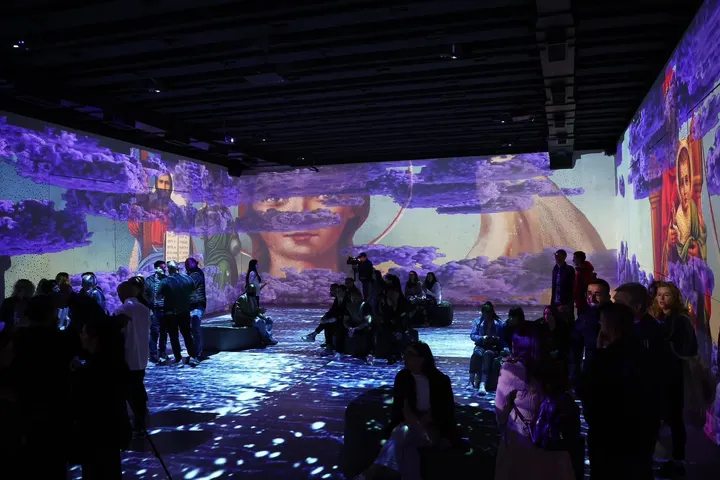 Motrat Zengo – Instalacion interaktiv / Videomapping