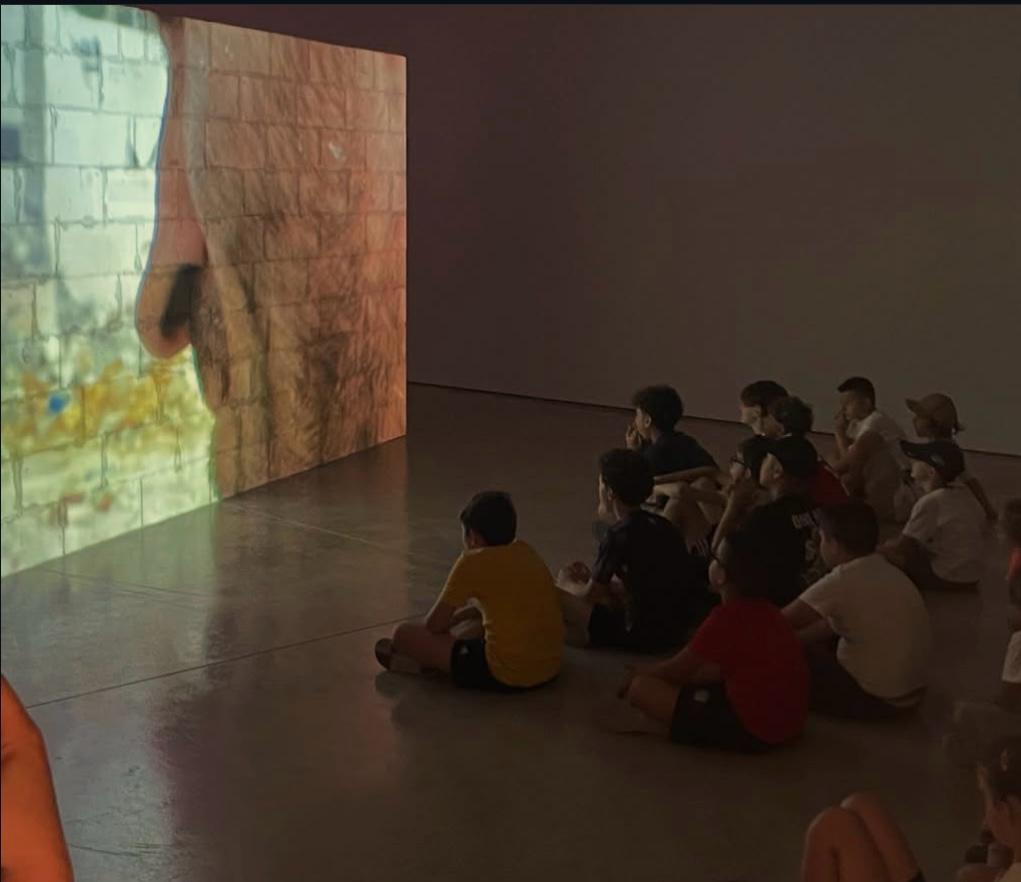 Family art guides Abito Mari