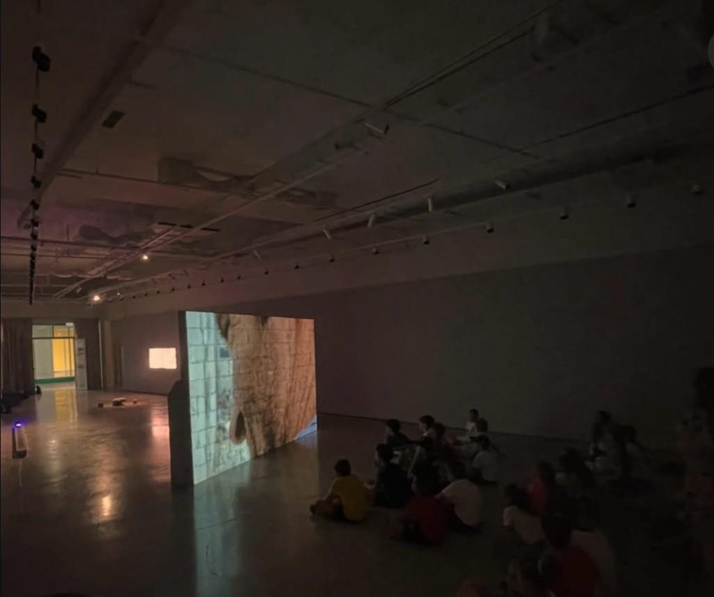 Family art guides Abito Mari